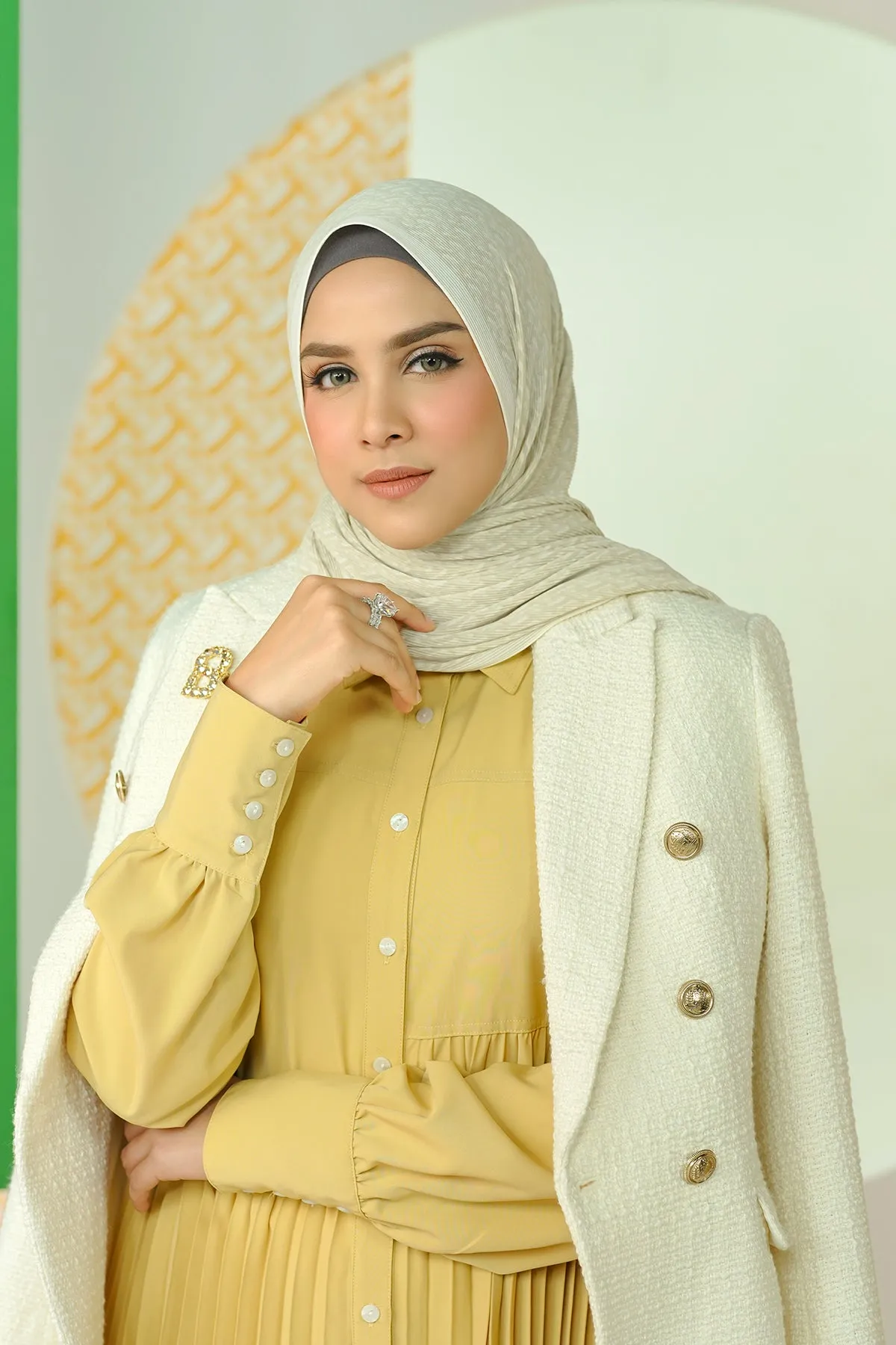 Bimu Pleated Shawl - Ivory