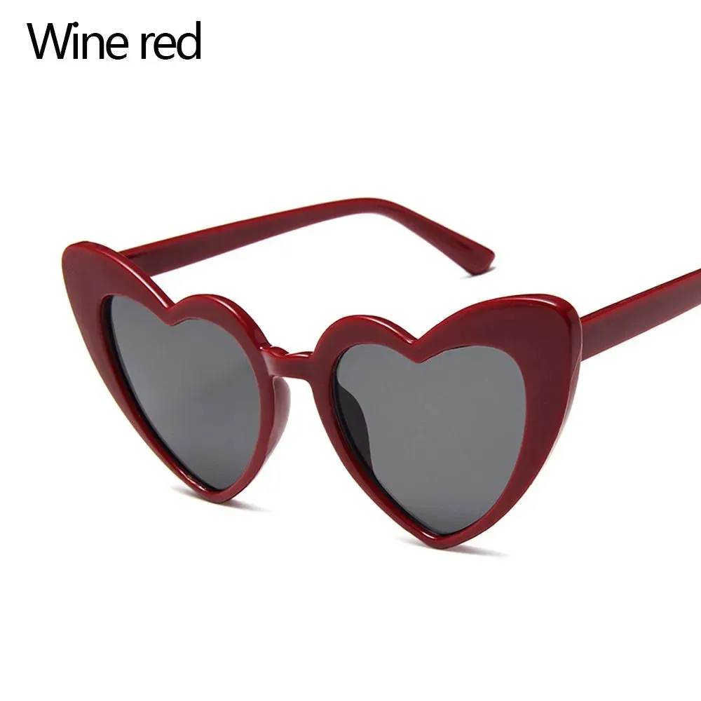 Love Heart Shaped Sunglasses Women Big Frame Fashion Cute Sexy Retro Cat Eye Vintage Sun Glasses UV400 Protection Unisex Eyewear