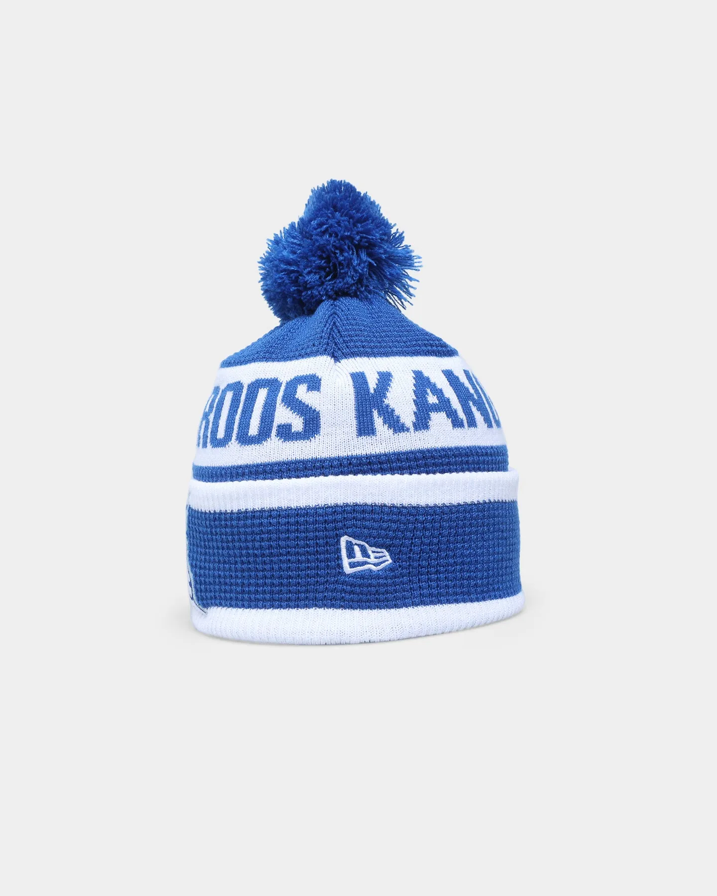 New Era North Melbourne Kangaroos AFL Opening Bounce 2022 Pom Waffle Wordmark Beanie Medium Blue