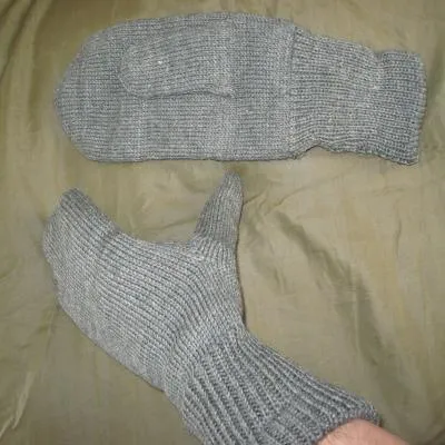 Swiss Double Layer Wool Mittens. New. Silver-Grey.